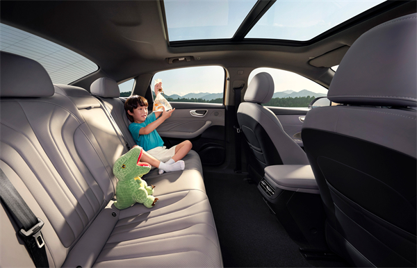 只卖长续航，真混动！荣威M7 DMH成都车展开启预售，惊爆价9.78万起