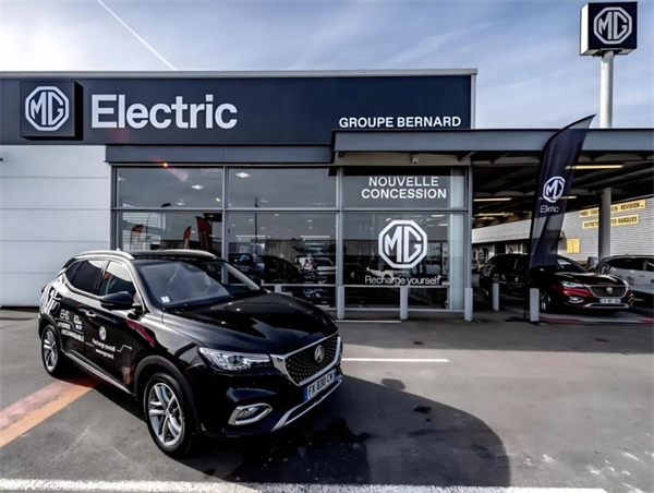 上汽用半年时间，展现出中国汽车“头雁”的变革伟力