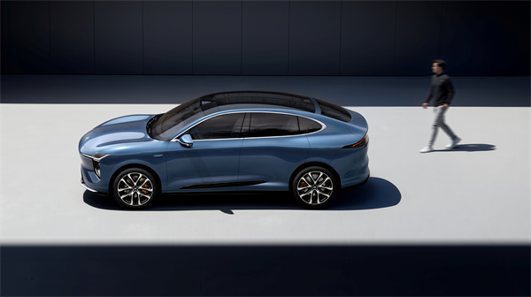 新一代智己LS6预售惊爆价20.99万起 首搭划时代“恒星”超级增程,撼动大五座SUV市场格局