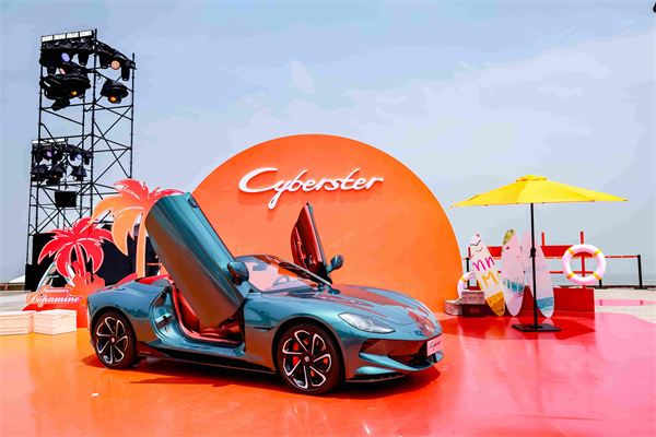 销量“七连涨”,产品技术密集落地!上汽集团“三箭齐发”