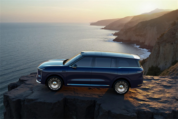 销量“七连涨”,产品技术密集落地!上汽集团“三箭齐发”