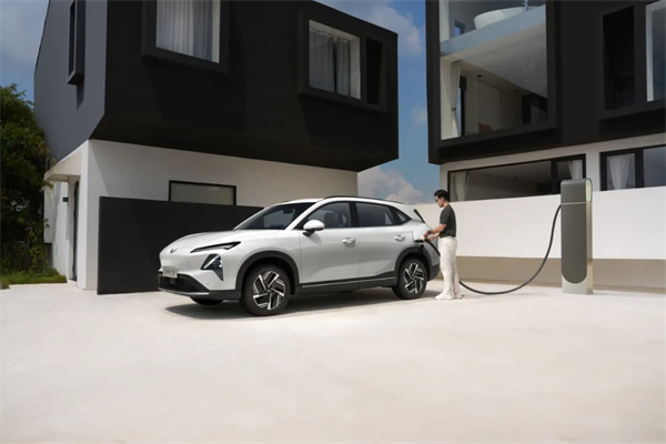 置换补贴价8.98万元起!五菱星光S 2025款正式上市,以「大快好省」打造全场景家庭出行体验!