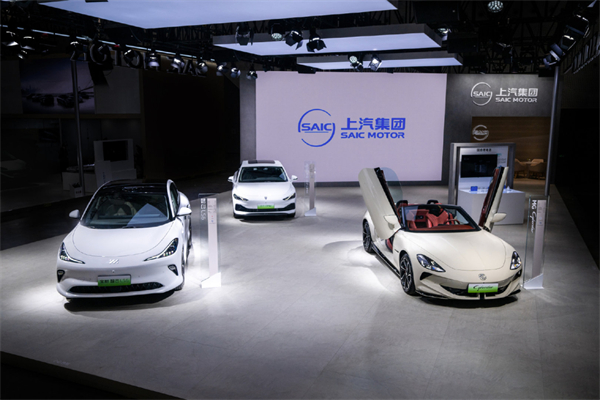 “内核”超稳的上汽，带着行业老大的气势回归