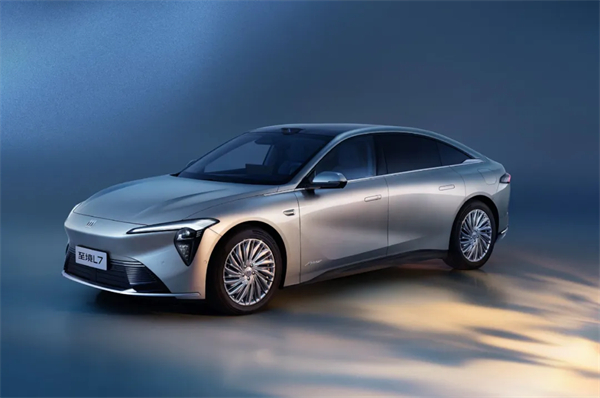 上汽集团跑赢行业大盘的，不仅仅是销量七连涨