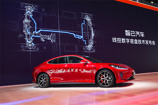 智己汽车发布线控数字底盘技术，今年下半年率先量产上车线控底盘 开启“具身智能”新时代