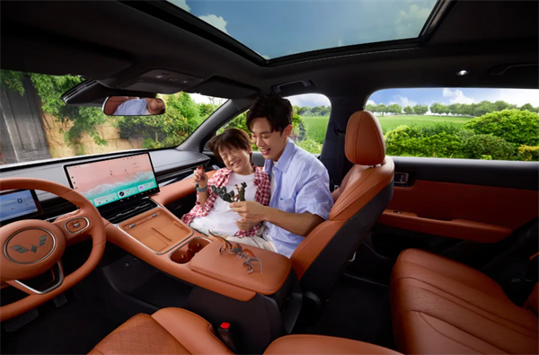 置换补贴价8.98万元起!五菱星光S 2025款正式上市,以「大快好省」打造全场景家庭出行体验!