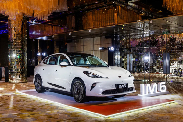 智己汽车重磅登陆香港市场，6系双车同步上市